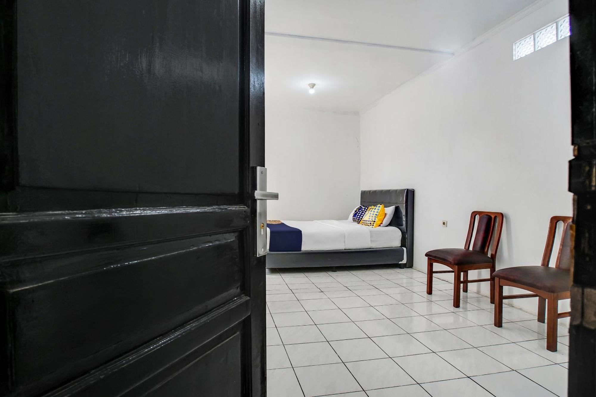 Spot On 91117 Sriwijaya Residence Syariah Бандунг Экстерьер фото